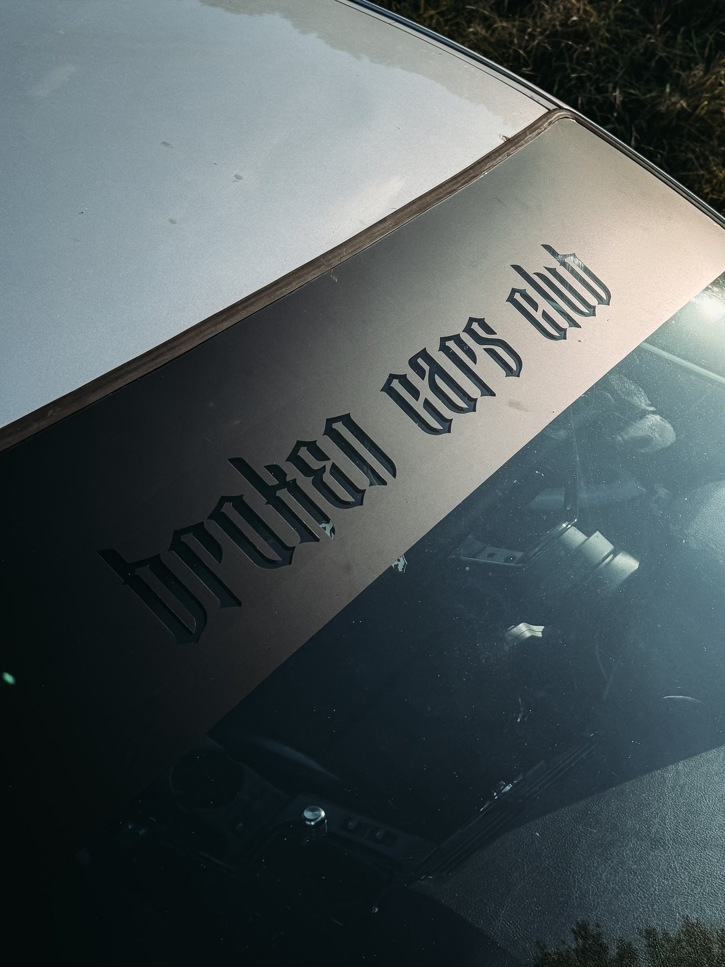 SUNSTRIP "BROKEN CARS CLUB"