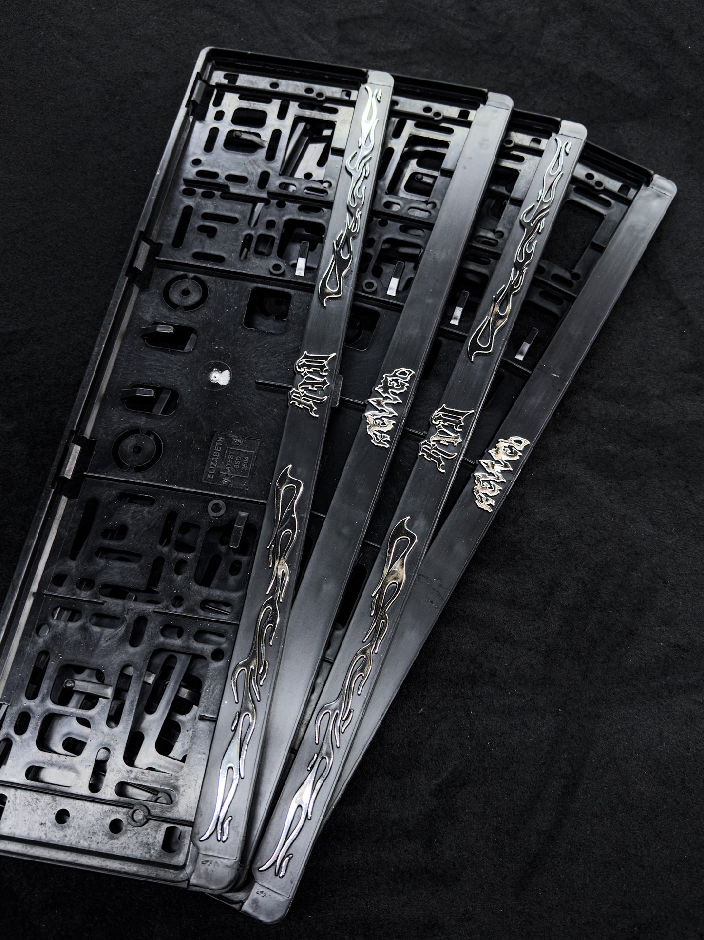 RAMKI TABLICY REJESTRACYJNEJ "REVVED LOGO"