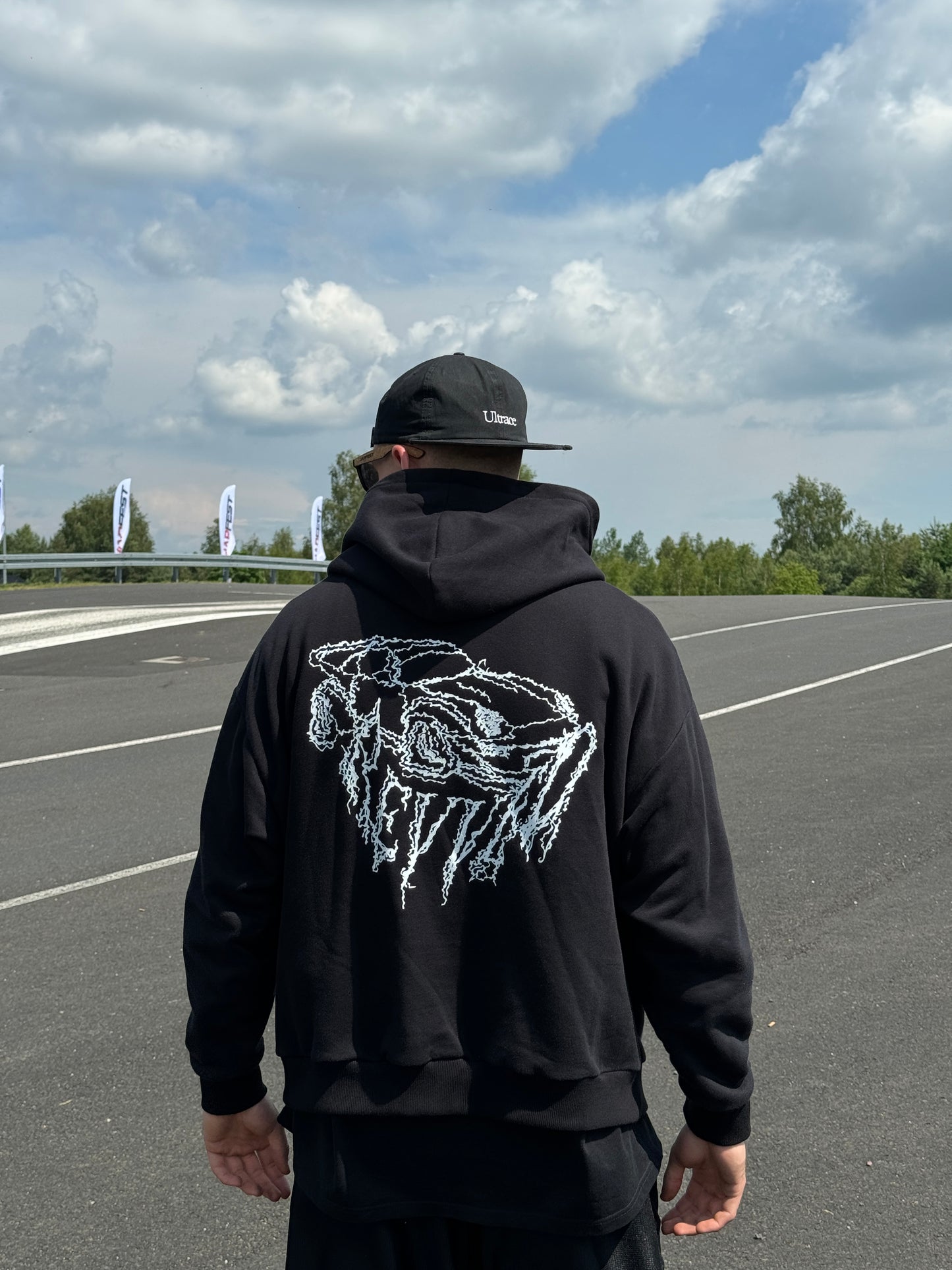 BLUZA "FEEL UNREAL"