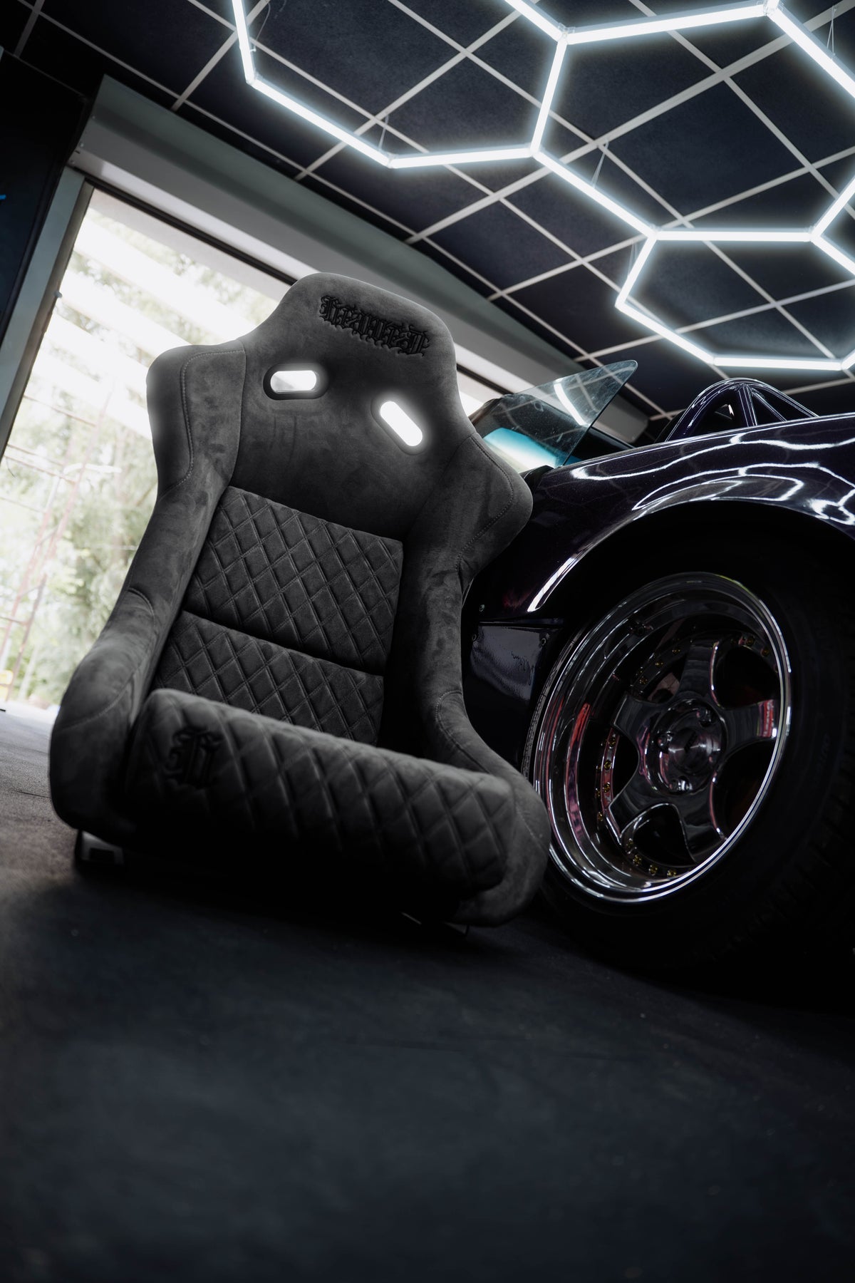 "SHADOW" FOTEL KUBEŁKOWY OUTRUN