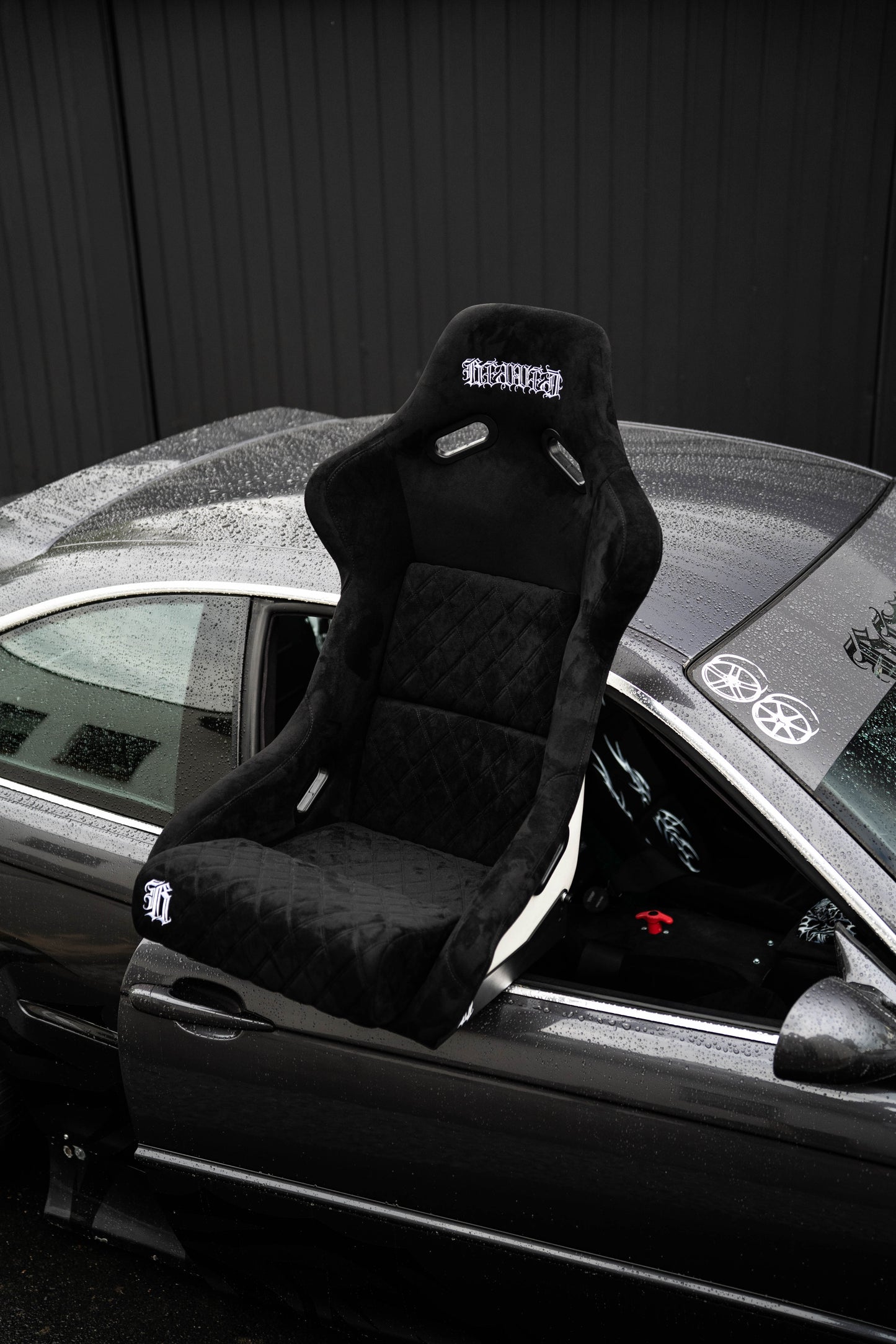 OUTRUN BUCKET SEAT - PREORDER
