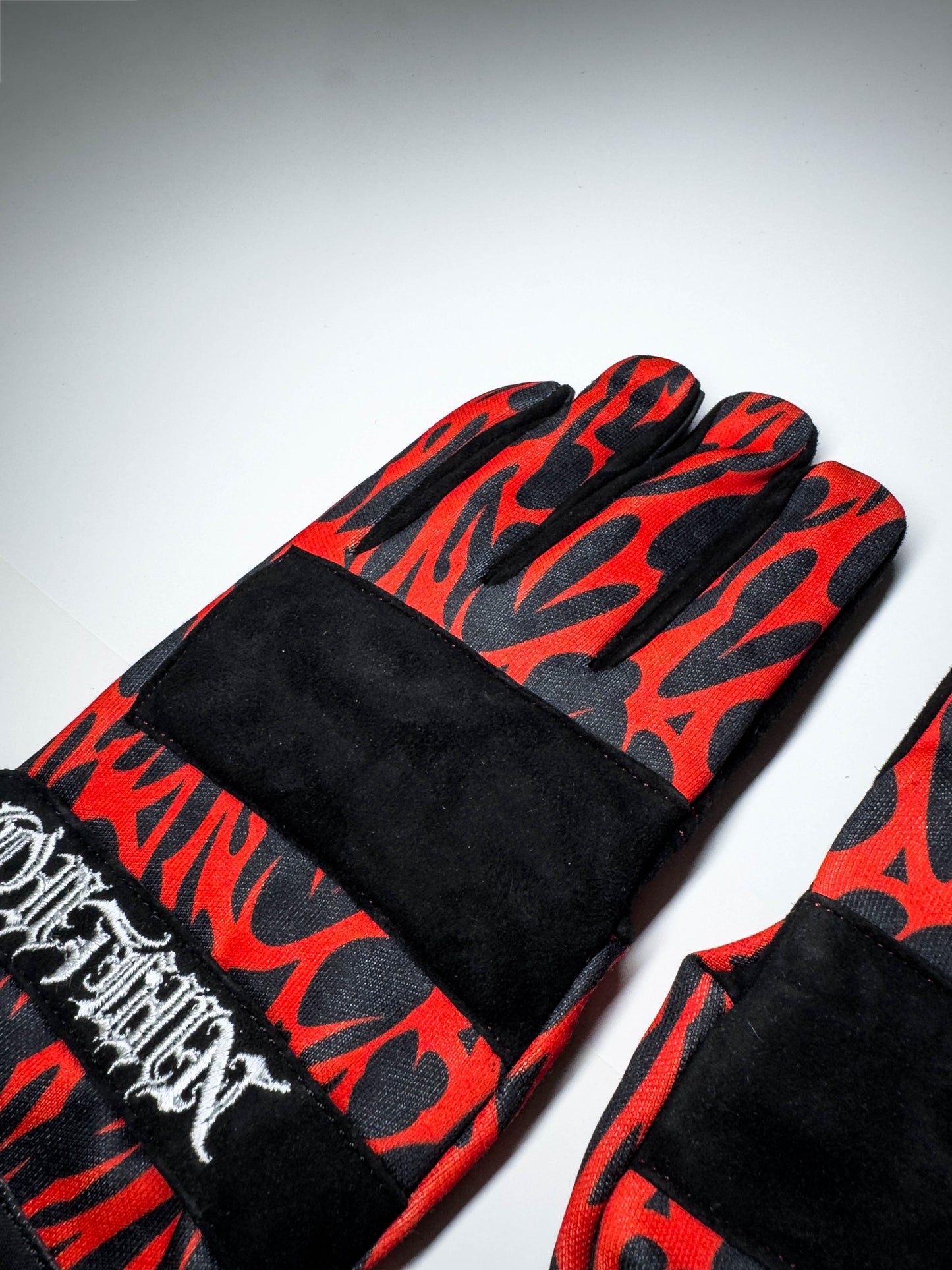 OUTRUN RACING GLOVES - RED